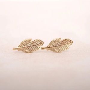 The Chic Petunia Jewelry - New Adorable Dainty Leaf Gold Plated Earrings The Chic Petunia Jewelry - New Adorable Dainty Leaf Gold Plated Earrings